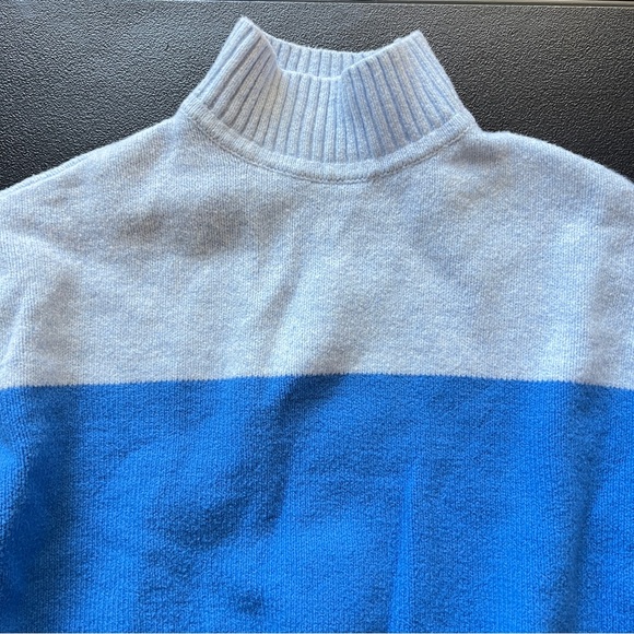 Gap Kids CashSoft Blue Stripe Turtleneck Sweater Girls Size Small - Picture 2 of 8